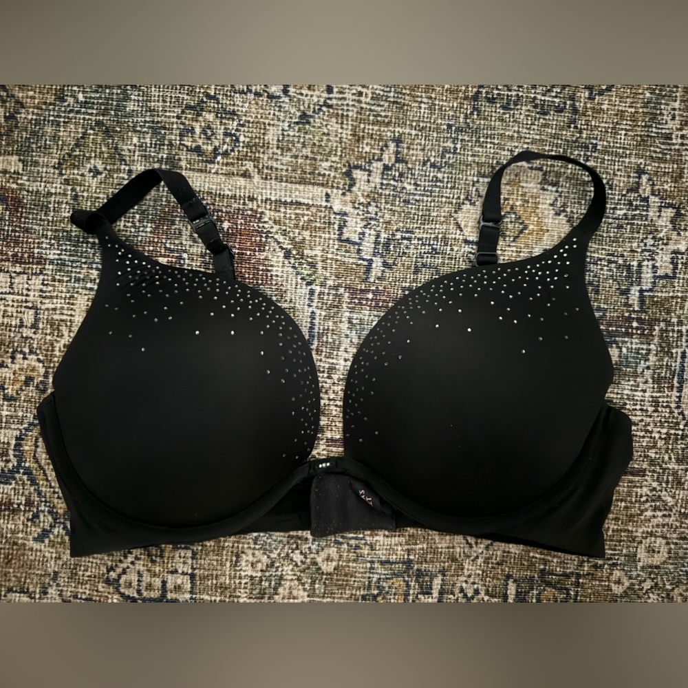 Victoria’s Secret .